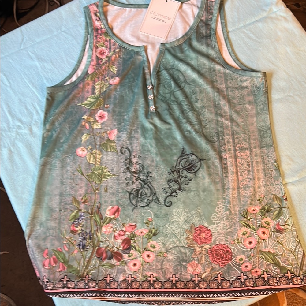 St. John's Bay Green Tank Top with Floral Design